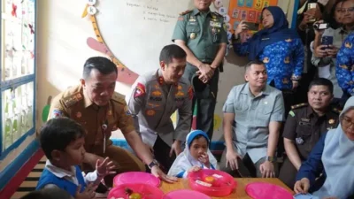 Launching Makan Bergizi Gratis, Gubernur Al Haris Pastikan Proses Lancar dan Menu Sehat untuk Anak