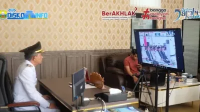 Wakil Bupati Kabupaten Muaro Jambi, Junaidi  Mahir turut mengikuti secara virtual. Puncak Peringatan Hari Otonomi Daerah ke-XXVII Tahun 2025