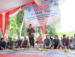 Bupati Muaro Jambi Hadiri Acara Sedekah Payo di Desa Simpang Limo dan Sarang Burung