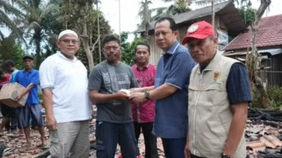 Bupati Muaro Jambi Tinjau Lokasi Kebakaran di Desa Sebapo dan Serahkan Bantuan kepada Korban