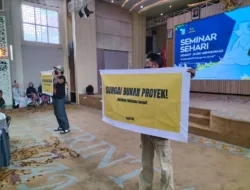 JBC, Jamtos, dan Roma Estate Dinilai Jadi Penyebab Banjir : Walhi bentang Spanduk seminar Pemkot Jambi