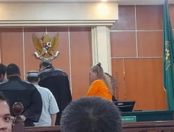 Helen (Ratu Narkoba ) dan Ari Ambok saling bantah di Persidangan