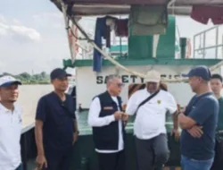 Tim Satgaswasgakkum Angkutan Batubara mengecek kondisi jembatan Gentala Arasy.