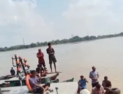 Kapal Tongkang Batubara Hantam 20 Unit Keramba Ikan di Pematang Jering Muaro Jambi