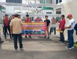 Desak Usut Dugaan Korupsi DD dan Pamsimas,Aliansi Peduli Muaro Jambi(APMJ) Demo Di Kejari Muaro Jambi