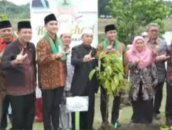 Bupati BBS dan Menteri Kehutanan RI Tanam Pohon di Muaro Jambi, Sinergi Pusat dan Daerah Terjalin Erat