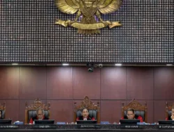“MK Resmi Pisahkan Pemilu! Tak Ada Lagi Pemilu Serentak,Pemilu Nasional dan Daerah Di Pisah,Jeda Maksimal 2,5 Tahun!”